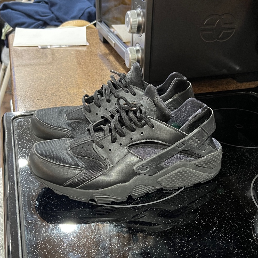 Nike Black Sneakers women’s huarache